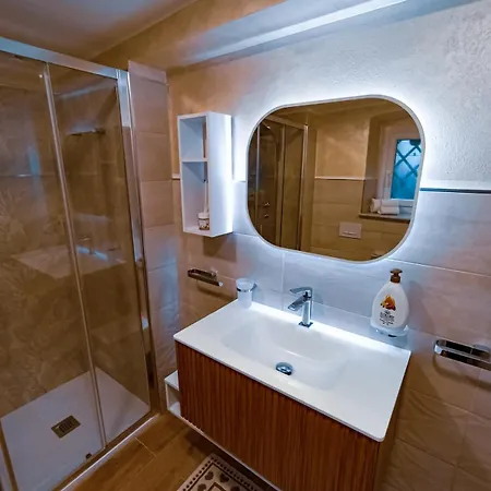 Chic House Genoa